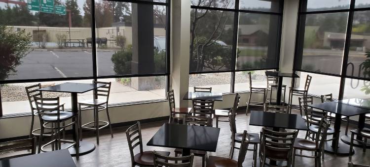 本德德舒特红狮套房酒店(Red Lion Inn & Suites Deschutes River Bend)图片