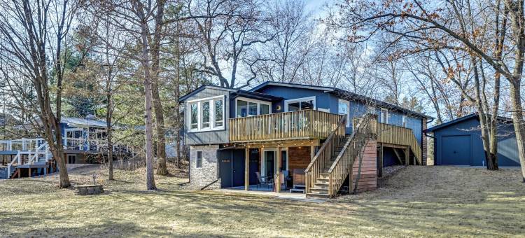 船坞、热水浴缸和甲板：尼库萨湖畔之家(Boat Dock, Hot Tub & Deck: Lakefront Nekoosa Home!)图片