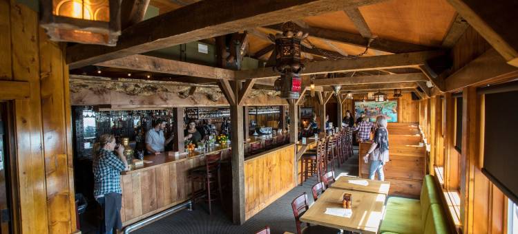 卡拉马港麦克美娜米斯旅馆(McMenamins Kalama Harbor Lodge)图片