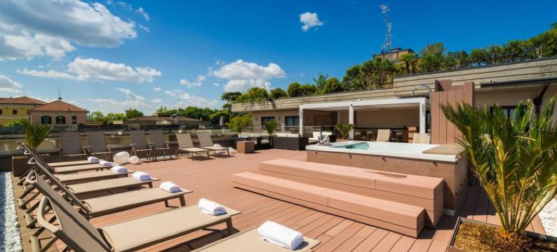 德盛莎诺酒店(Hotel Desenzano)图片