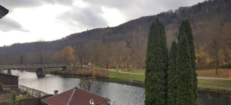 阿尔特米尔咖啡馆，克里姆希尔德宾馆度假公寓，临水而居(Cafe Altmühl, Ferienwohnungen Gästehaus Krimhilde Direkt am Wasser)图片