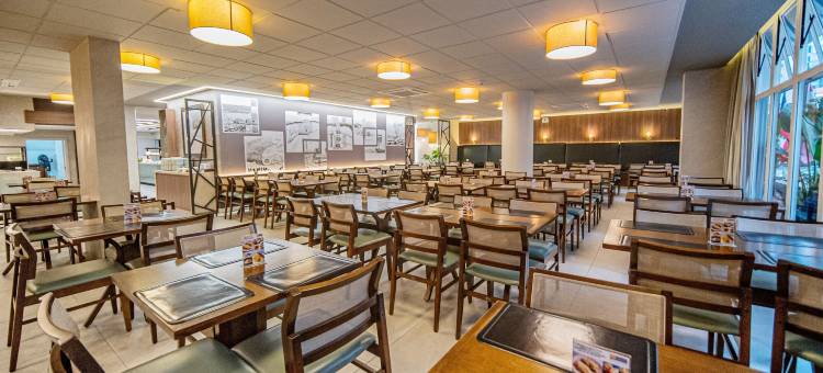 坎布里乌广场酒店(Hotel Plaza Camboriú)图片