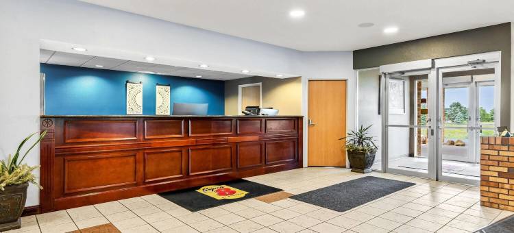 奥塞多威斯康星速8酒店(Super 8 by Wyndham Osseo WI)图片