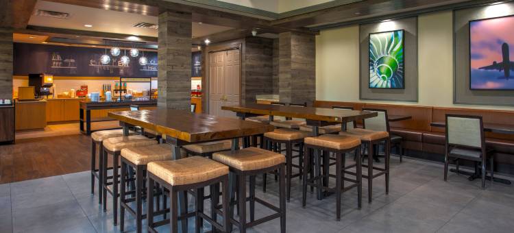 纽华克机场伊莉莎白欢朋套房酒店(Hampton Inn & Suites by Hilton- Newark Airport Elizabeth)图片