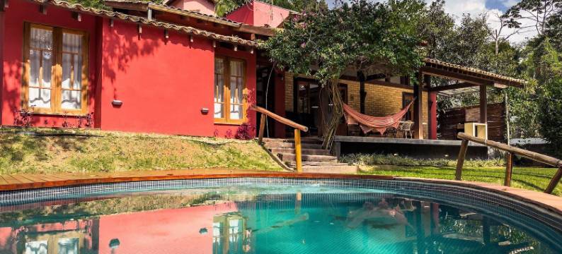 私人泳池与自然环境的别墅 – 格兰哈维亚纳，圣保罗(Casa na Granja Viana em Frente à Reserva Ambiental)图片