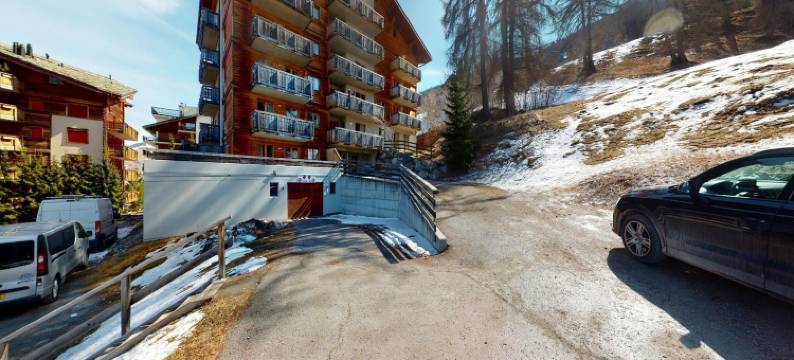 Apartment on floor four with balcony图片