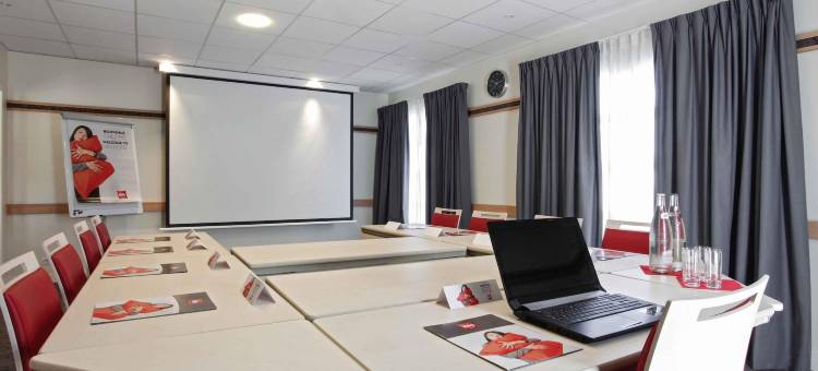 马诺斯克卡达拉舍宜必思酒店(Ibis Manosque Cadarache)图片