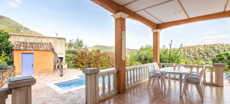 Hillside Retreat in Roquebrun图片