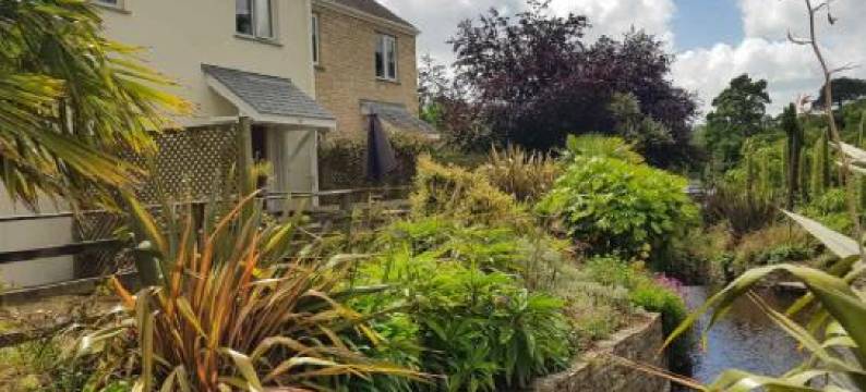 溪畔酒店(Stream Side)图片