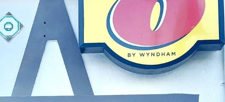 温德姆速8酒店-阿尔伯克基市中心(Super 8 by Wyndham Albuquerque Downtown)图片