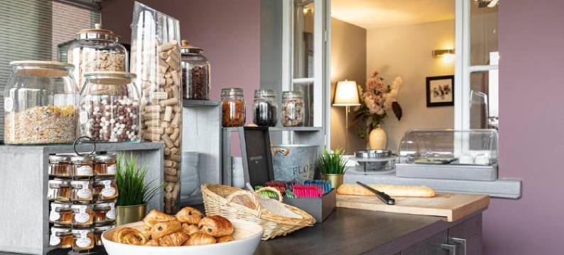 Contact Hôtels les Pierres Dorées图片