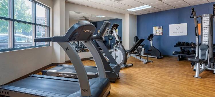 伯利恒舒适套房酒店-近利哈伊大学和LVI机场(Comfort Suites Bethlehem Near Lehigh University and LVI Airport)图片