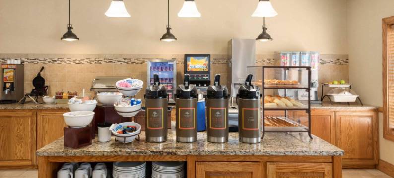 乡村酒店及套房由卡尔森 - 达文波特管理(Country Inn & Suites by Radisson, Davenport - Quad Cities)图片