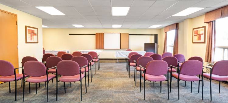 温德姆速8酒店-巴里南部(Super 8 by Wyndham Barrie South)图片