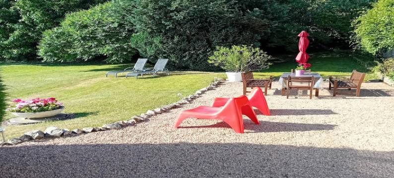 Vacation Home in France with Pool图片