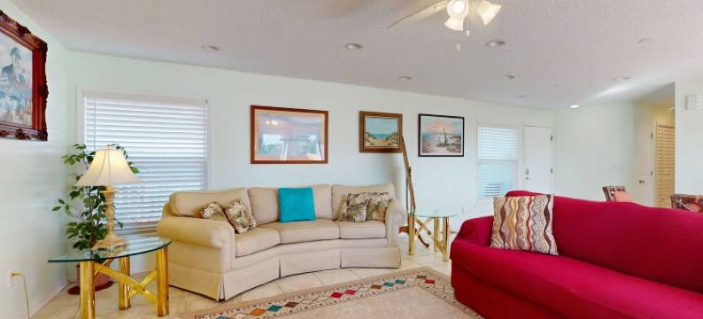 海洋天堂明亮之家，带宽敞甲板、海滩通道、中央空调和Wifi(Ocean Paradise Bright Home with Spacious Deck, Beach Access, Central AC & Wifi)图片
