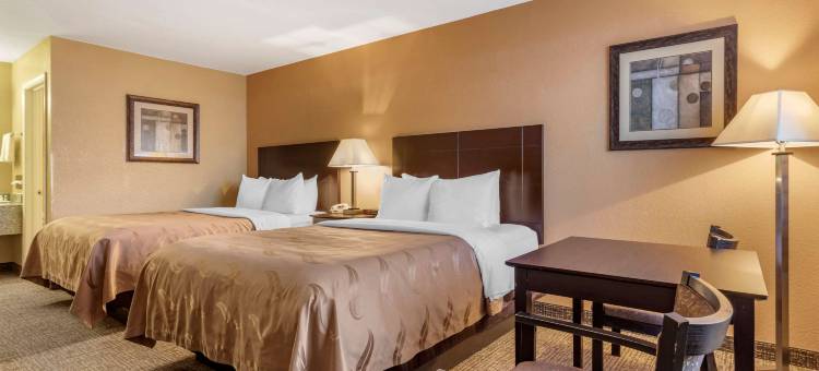 拉塞尔维尔I-40凯艺酒店(Quality Inn Russellville I-40)图片