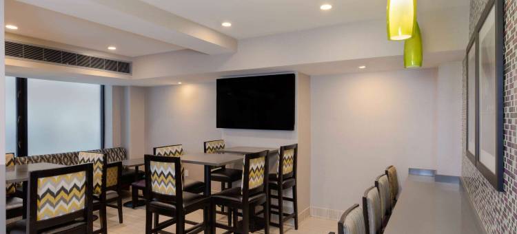 纽约市中央公园拉昆塔温德姆套房酒店(La Quinta by Wyndham New York City Central Park)图片