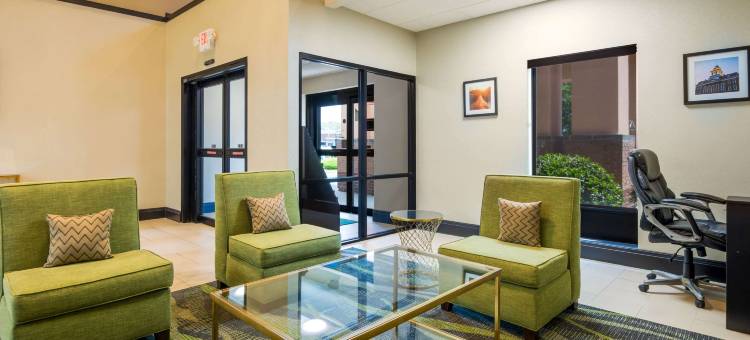 塞勒斯堡品质酒店及套房(Quality Inn & Suites)图片