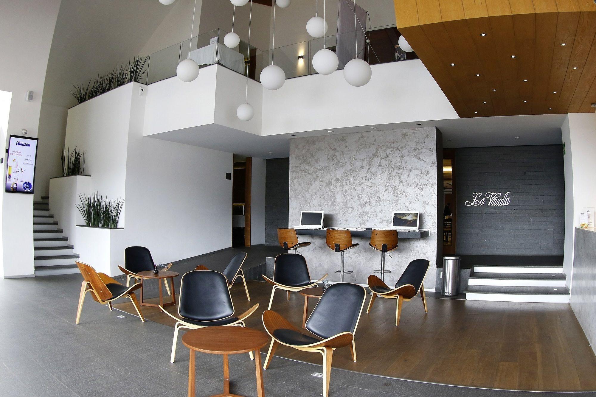 Hotel Horizon & Convention CenterOver view