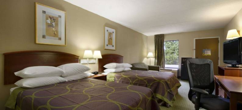 卡尔霍恩速8酒店(Super 8 by Wyndham Calhoun)图片