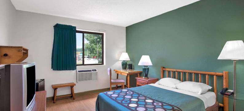 泰孔德罗加温德姆速8酒店(Super 8 by Wyndham Ticonderoga)图片