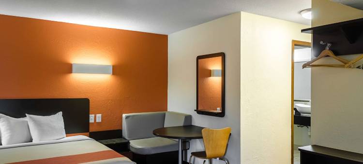 Motel 6 Northborough, MA图片