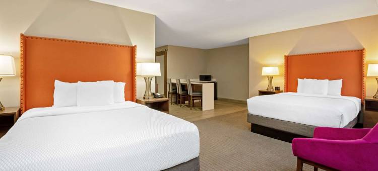 西雅图费多威拉昆塔温德姆套房酒店(La Quinta Inn & Suites by Wyndham Seattle Federal Way)图片