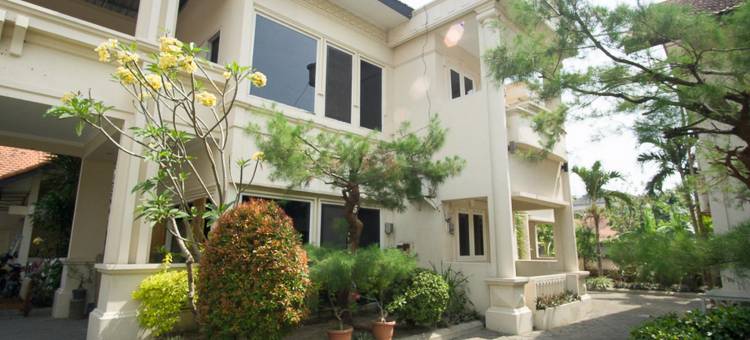 红多兹酒店-近谏义里浸信会医院(RedDoorz Near Rumah Sakit Baptis Kediri)图片