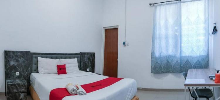 红多兹酒店@泗水苏科马马农格尔(RedDoorz at Sukomanunggal Surabaya)图片