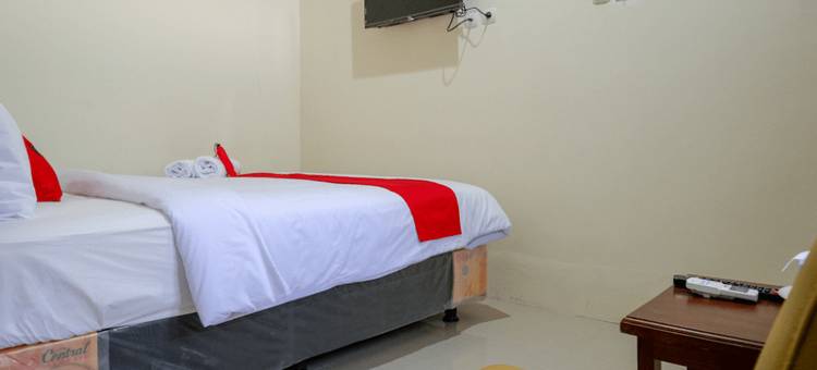 红多兹卡兰甘亚尔 45 号体育场附近酒店(RedDoorz Near Stadion 45 Karanganyar)图片