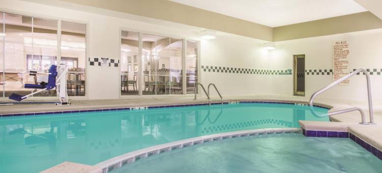亚特兰大斯托克布里奇拉昆塔温德姆套房酒店(La Quinta Inn & Suites by Wyndham Atlanta Stockbridge)图片