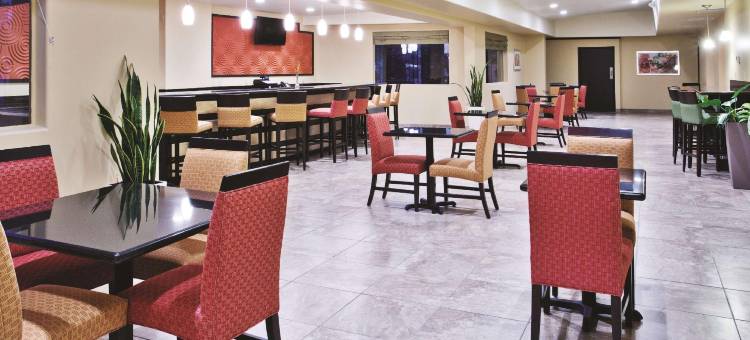 里德公园拉昆塔旅馆及套房(Spark by Hilton Tucson Reid Park)图片