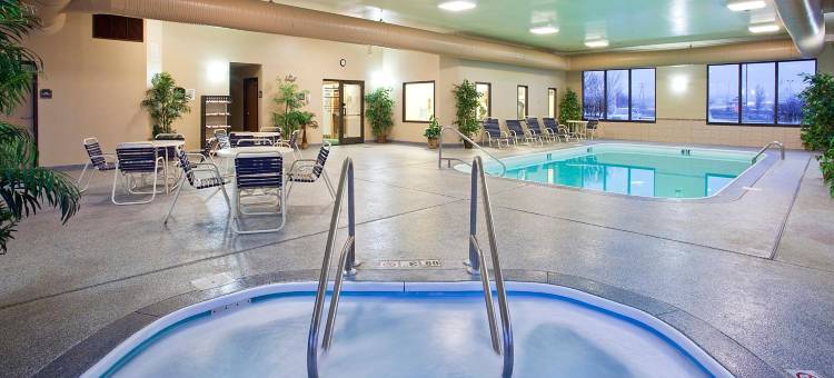 芬德利温德姆呗盟套房酒店(Baymont Inn & Suites by Wyndham Findlay)图片