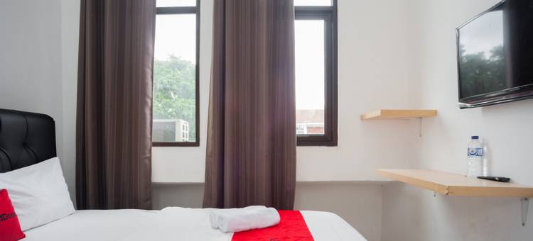 OYO 3929 8安高马斯酒店(RedDoorz at Jalan Bangau Palembang)图片