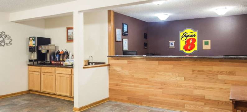 门罗温德姆速8酒店(Super 8 by Wyndham Monroe WI)图片