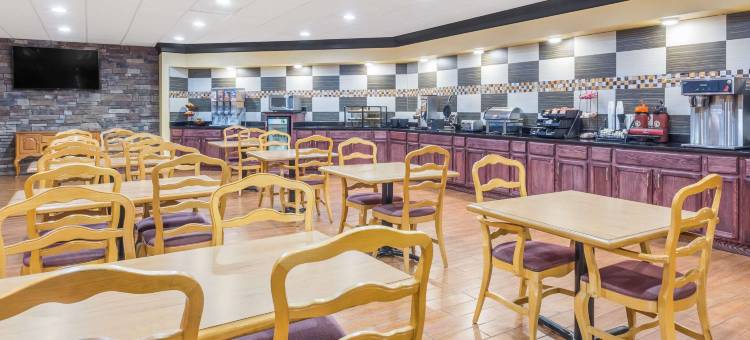 美肯华美达酒店(Ramada by Wyndham Macon)图片