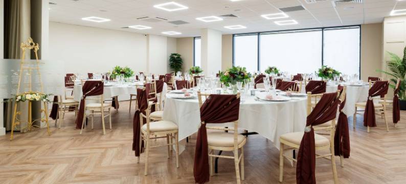 伯恩矛斯希尔顿欢朋酒店(Hampton by Hilton Bournemouth)图片