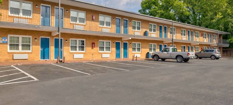 弗吉尼亚瀑布教堂 - 阿灵顿大道 6 号汽车旅馆(Motel 6 Falls Church, VA - Arlington Boulevard)图片