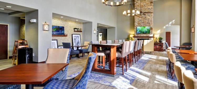 希尔顿欢朋套房酒店-弗雷德里克斯堡(Hampton Inn & Suites Fredericksburg-at Celebrate Virginia)图片