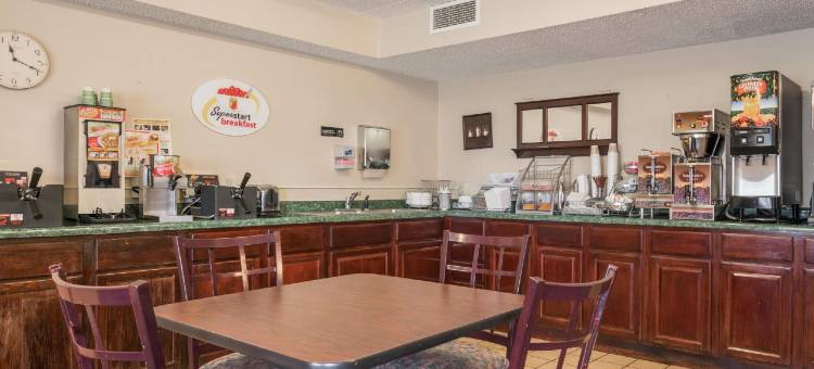 布鲁克林中心速8酒店(Super 8 by Wyndham Brooklyn Center/Mpls)图片