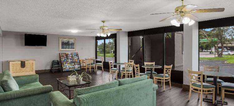 温德姆萨凡纳速8酒店(Super 8 by Wyndham Savannah)图片