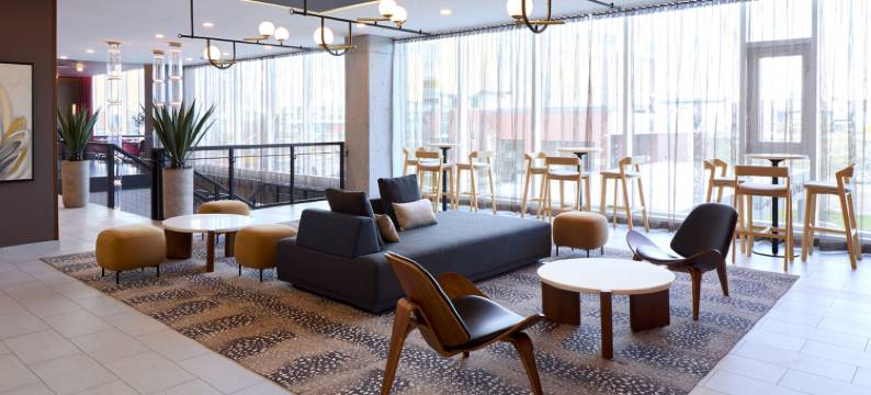 蒙特利尔拉瓦勒万怡酒店(Courtyard  Montreal Laval)图片