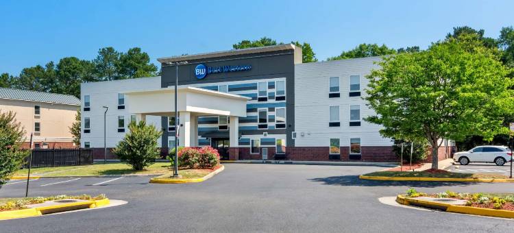 贝斯特韦斯特多斯韦尔酒店(Days Inn by Wyndham Doswell at the Park)图片