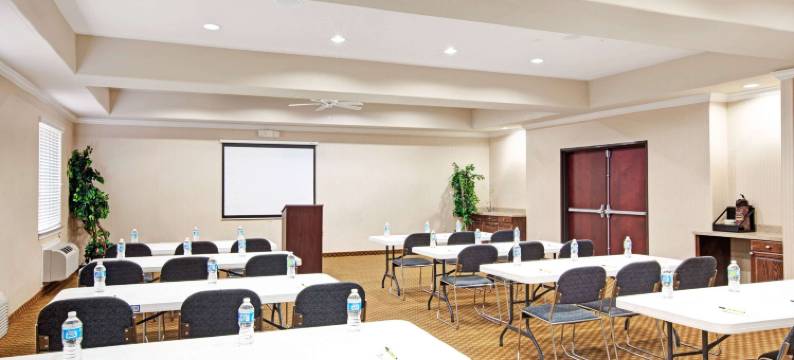 IAH西-格林斯伯恩特速8酒店(Super 8 by Wyndham IAH West/Greenspoint)图片