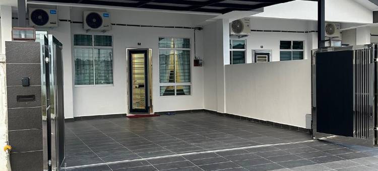 位于居銮市中心的3卧室独栋房屋-1400平方米|带2个独立浴室(Ang Ang Homestay ~5 +2p(Wifi/Autogate))图片