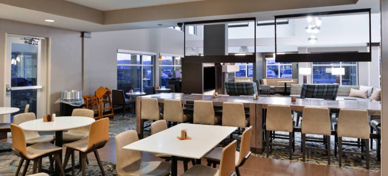 科拉尔维尔Residence Inn 酒店(Residence Inn Coralville)图片