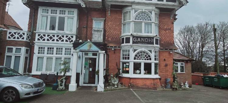 OYO金斯伍德酒店(Kingswood Hotel)图片