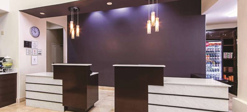 休斯顿新凯尼拉昆塔温德姆套房酒店(La Quinta Inn & Suites by Wyndham Houston New Caney)图片