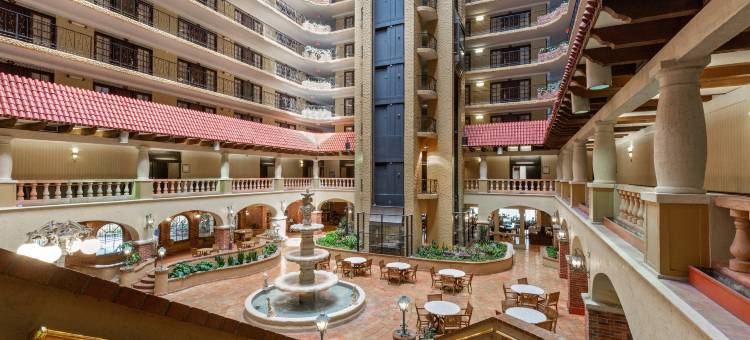 堪萨斯城广场希尔顿惠庭套房酒店(Embassy Suites by Hilton Kansas City Plaza)图片